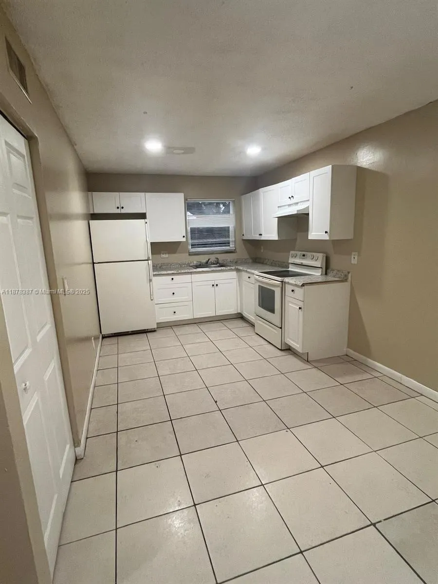 7490 SW 10th Ct, #1-4