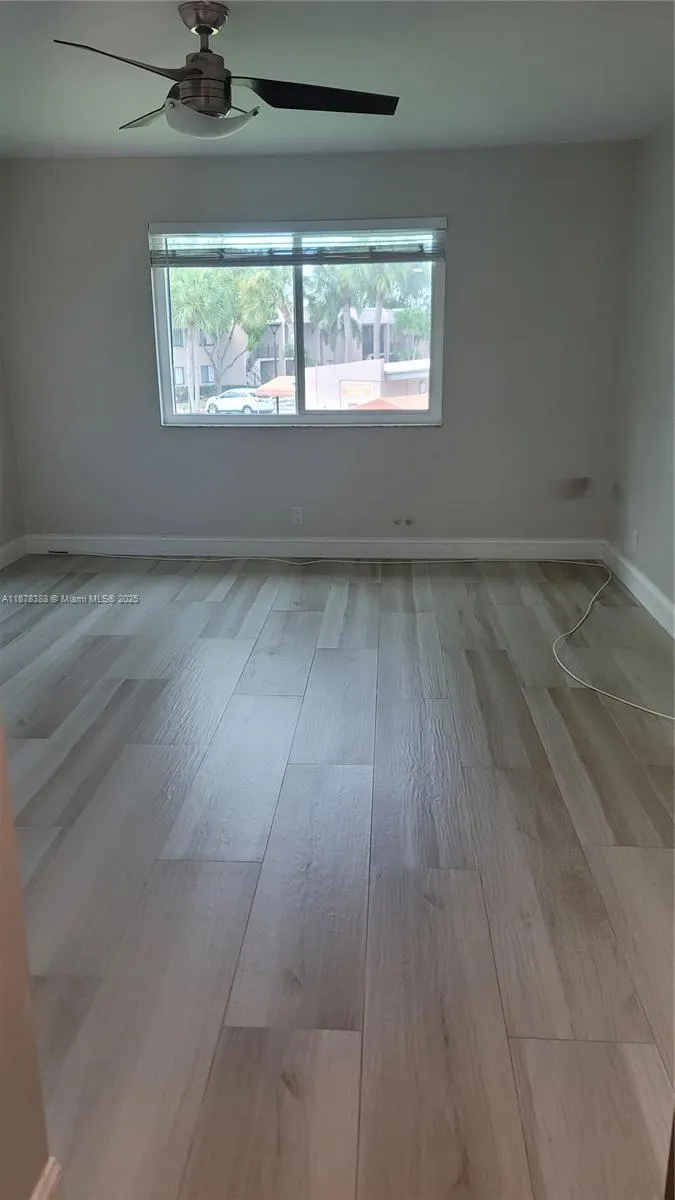 330 Racquet Club Rd, #204
