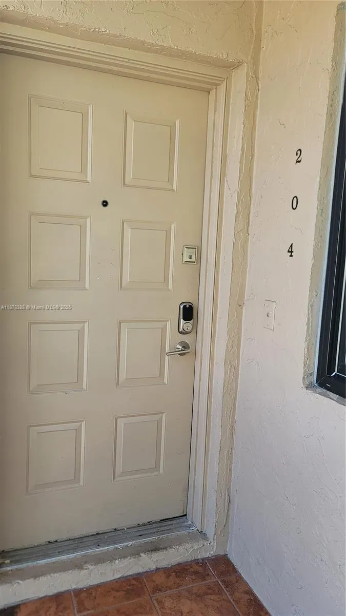 330 Racquet Club Rd, #204