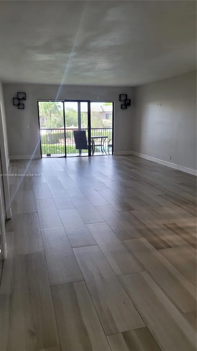 330 Racquet Club Rd, #204