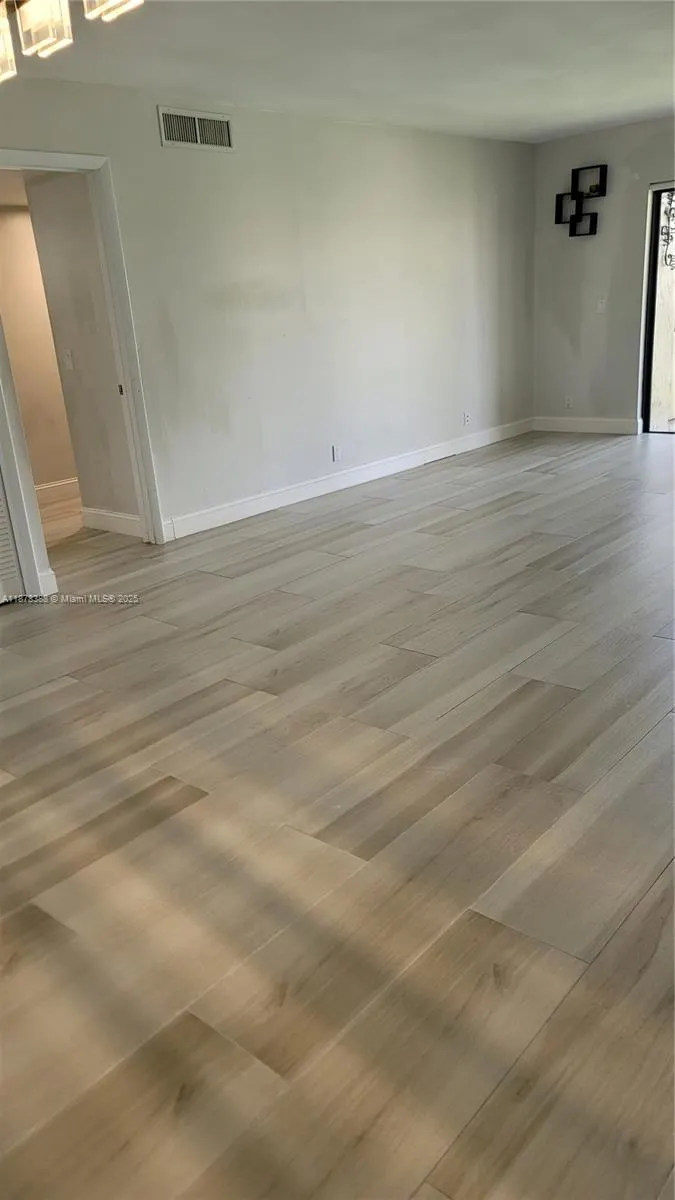 330 Racquet Club Rd, #204