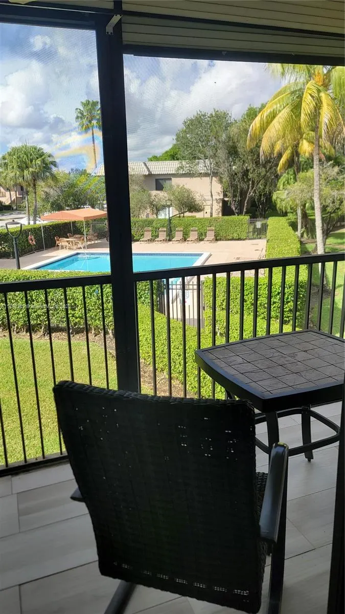 330 Racquet Club Rd, #204