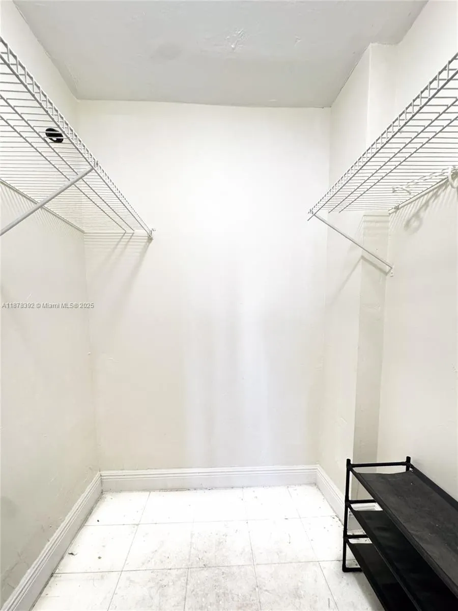 1575 Euclid Ave, #303