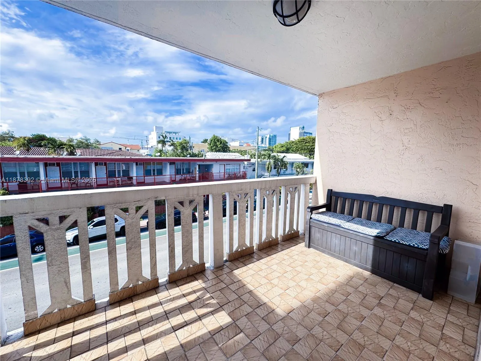1575 Euclid Ave, #303