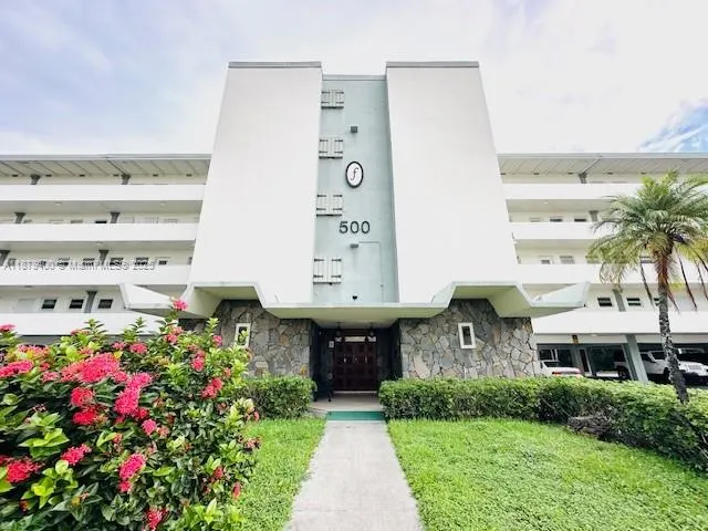 500 NE 14th Ave, #204
