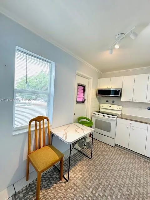 500 NE 14th Ave, #204