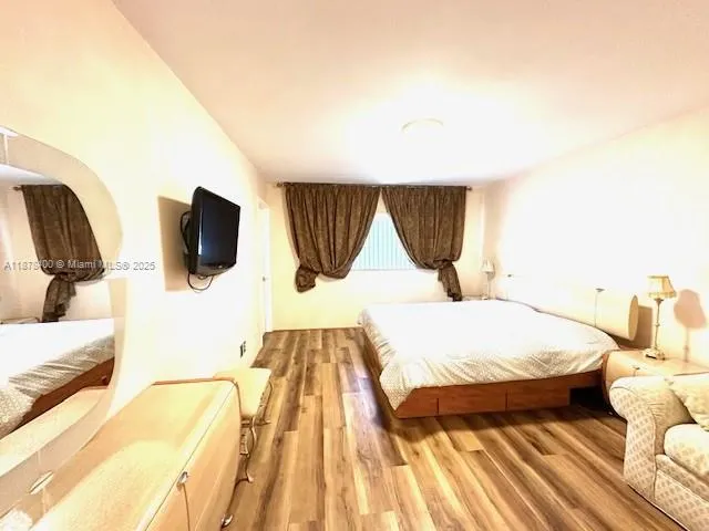500 NE 14th Ave, #204