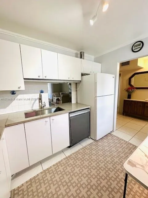 500 NE 14th Ave, #204