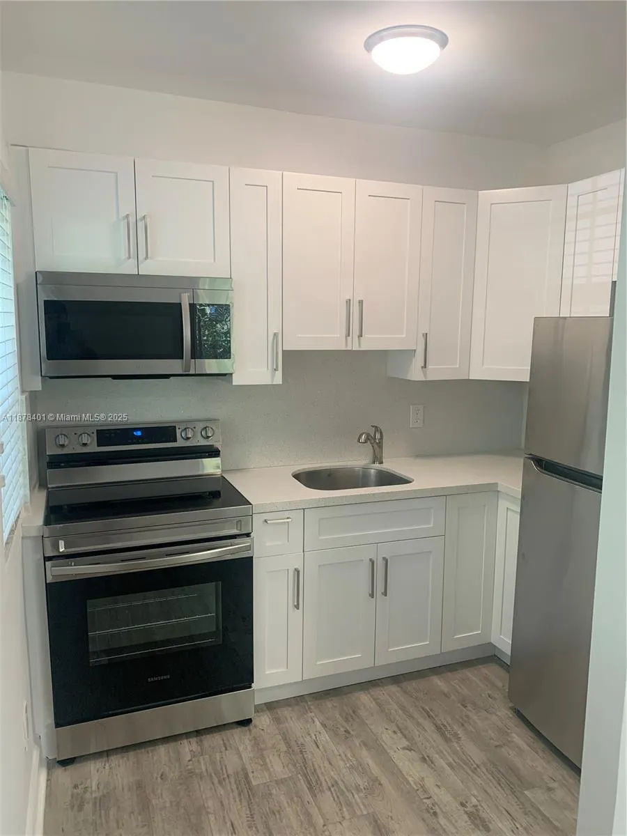 1218 Salzedo St, #1