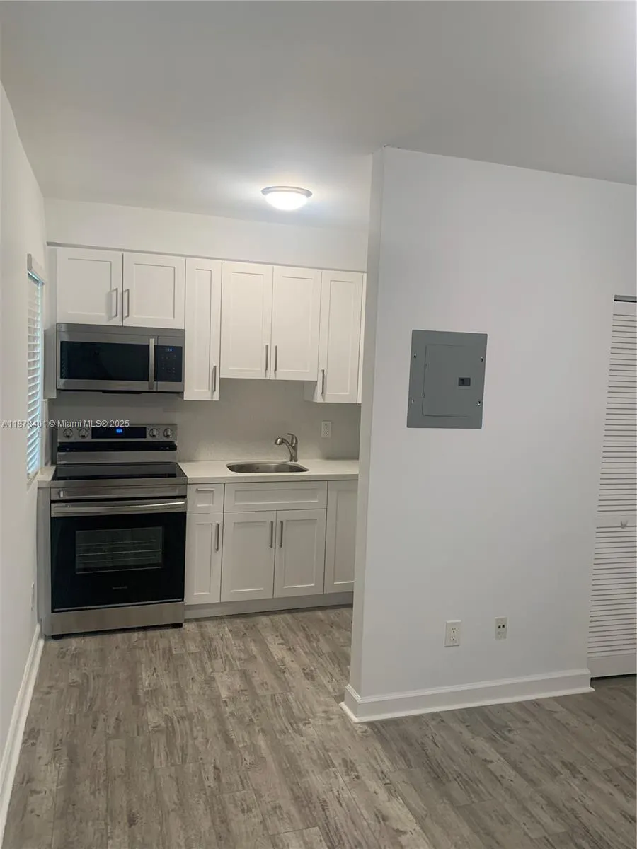 1218 Salzedo St, #1