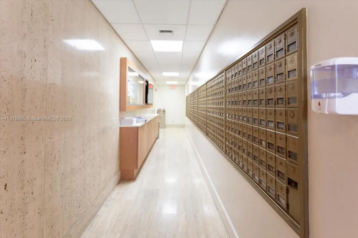 2899 Collins Ave, #1104