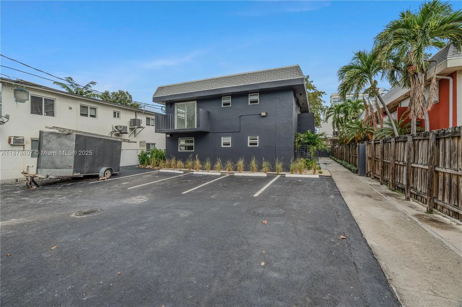 421 SW 9th St, #2
