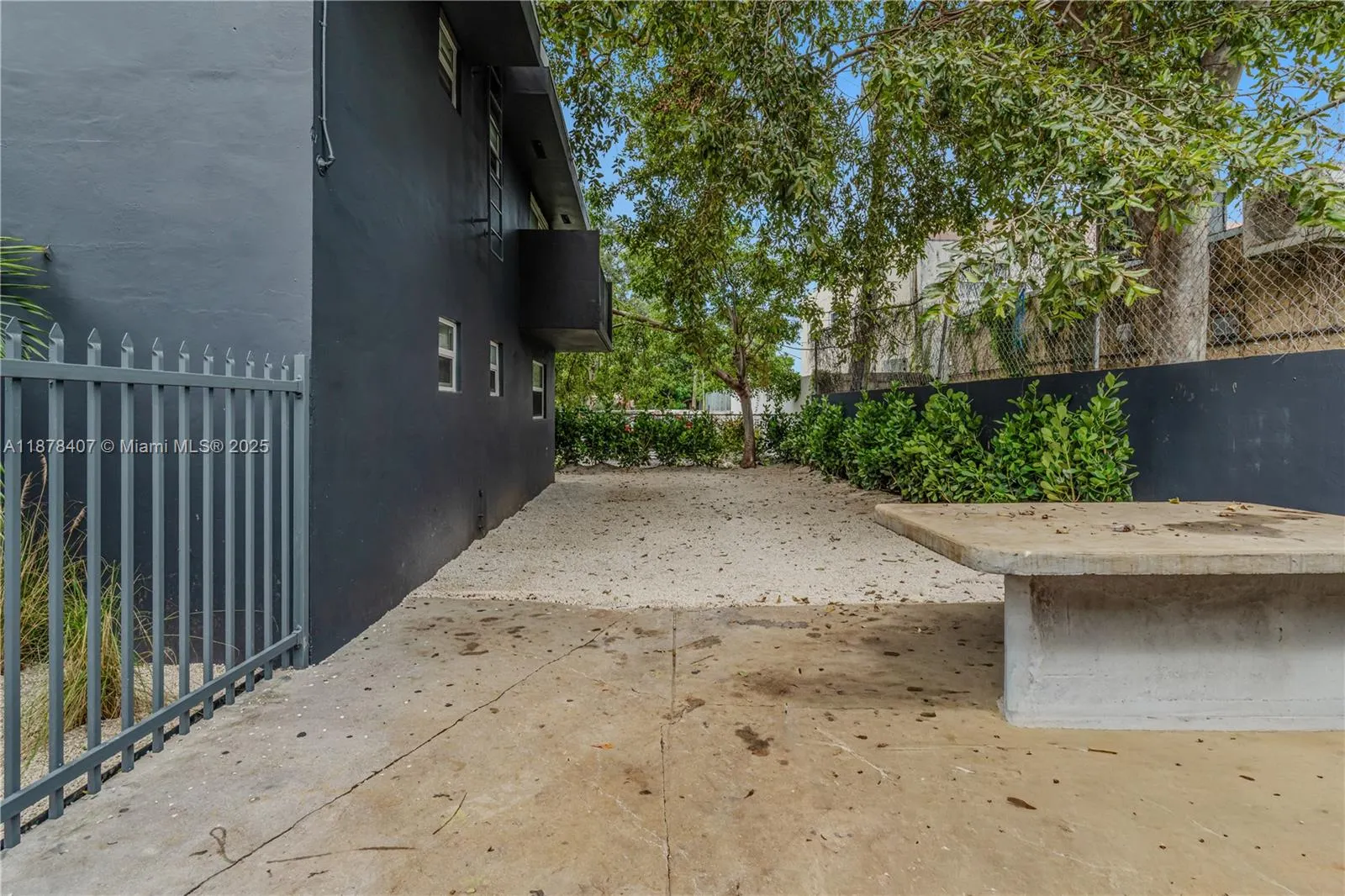 421 SW 9th St, #2