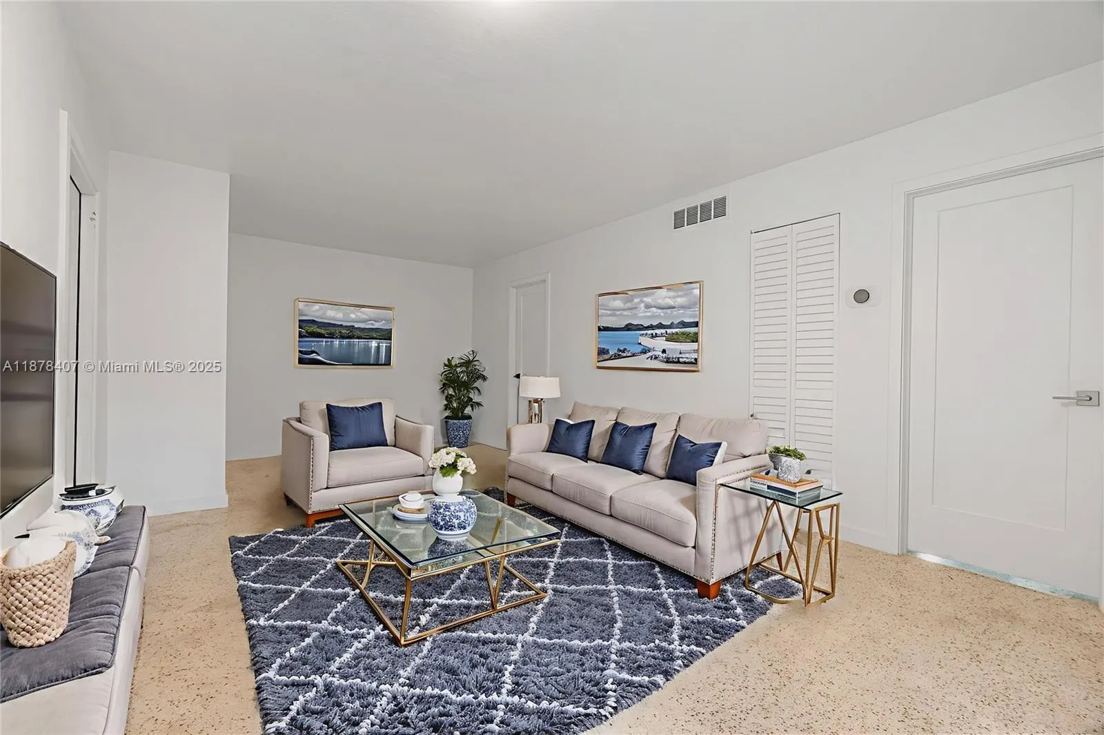 421 SW 9th St, #2
