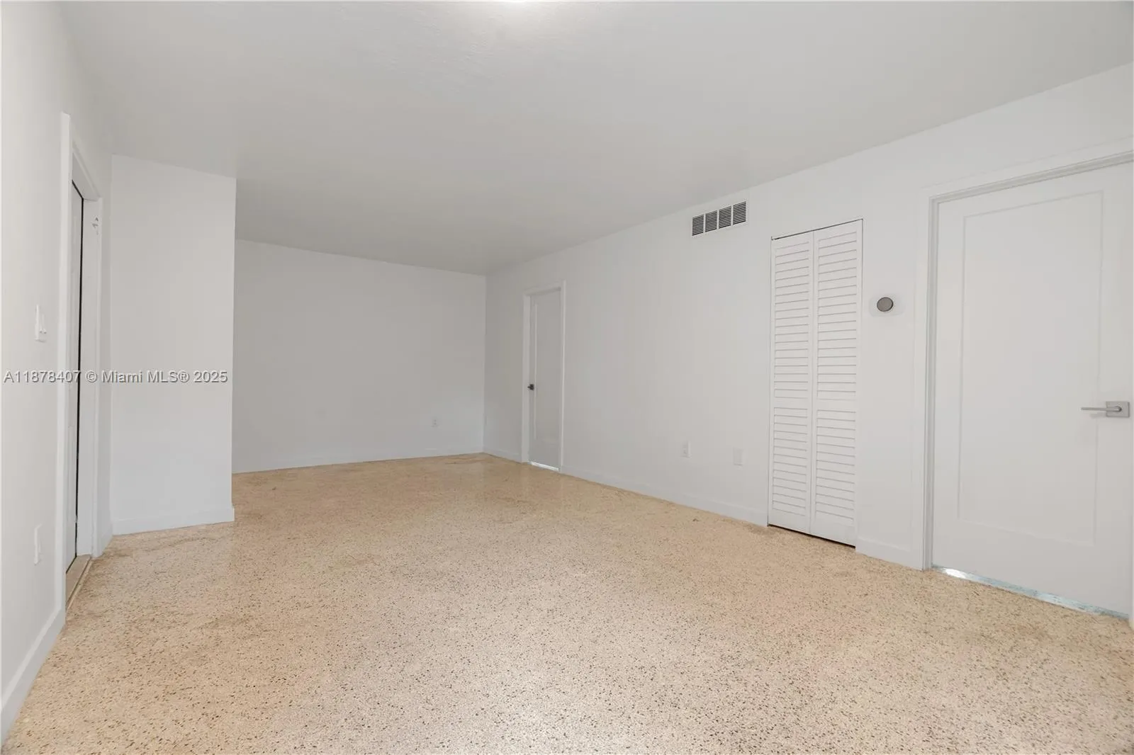421 SW 9th St, #2