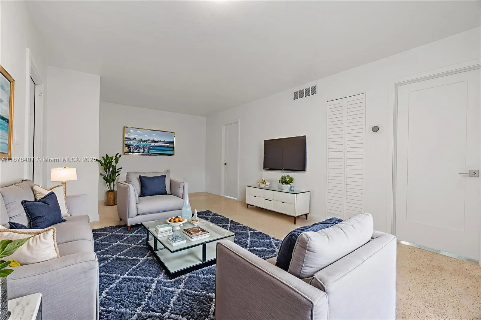 421 SW 9th St, #2