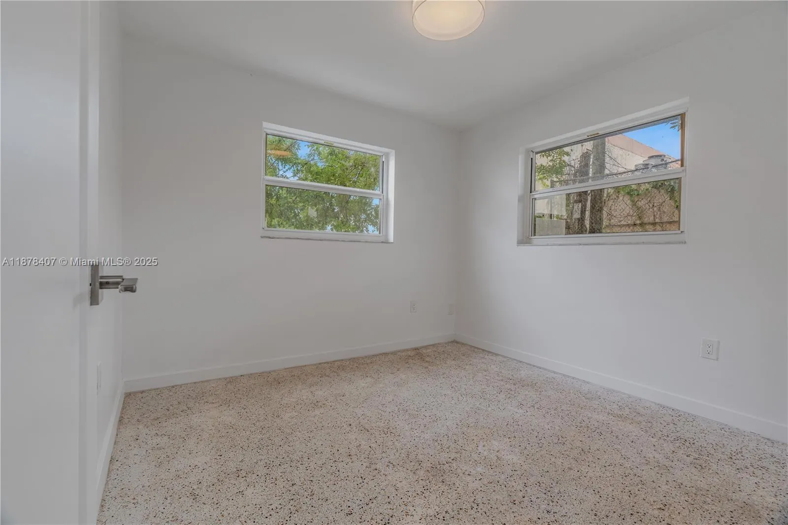 421 SW 9th St, #2