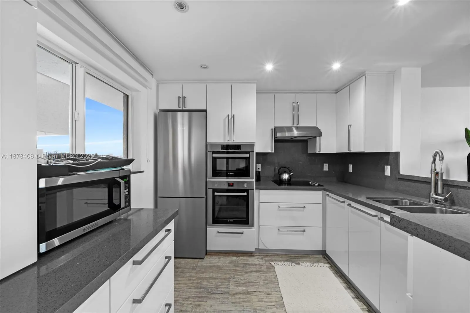 4000 NE 170th St, #602