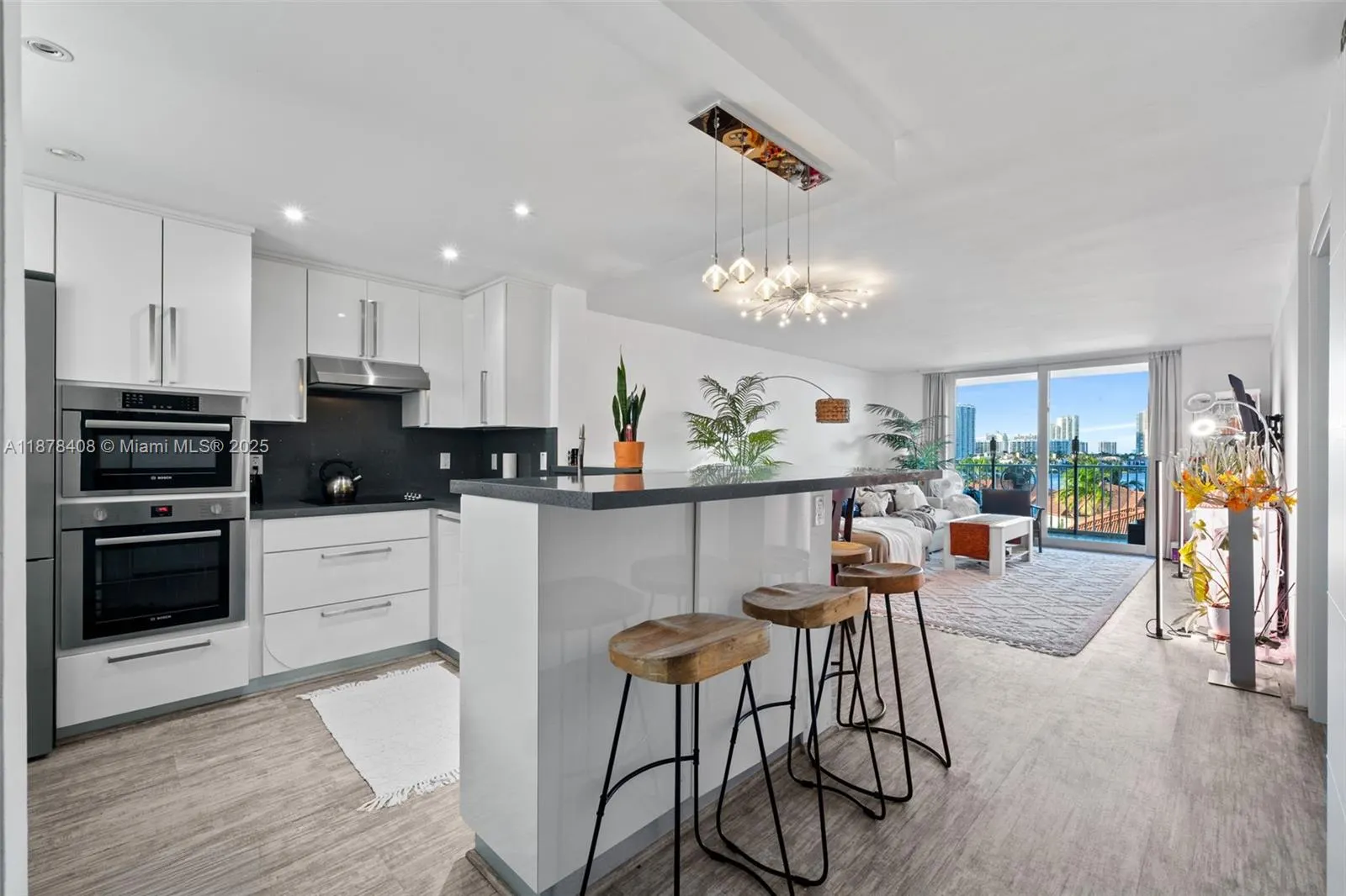 4000 NE 170th St, #602