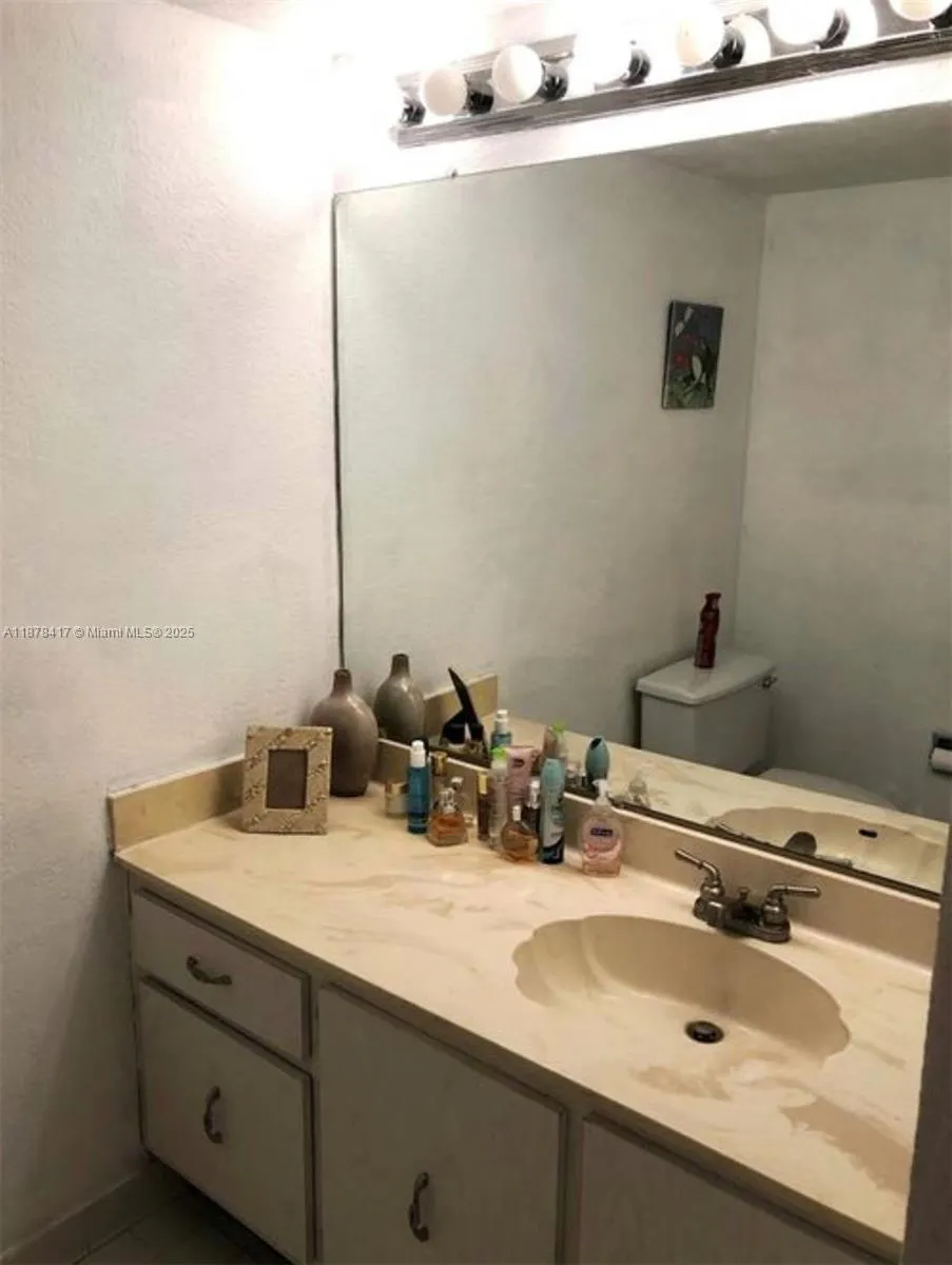600 Three Islands Blvd, #418