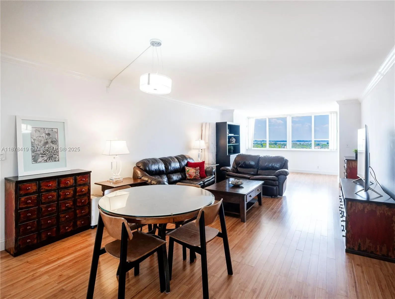 5005 Collins Ave, #1105
