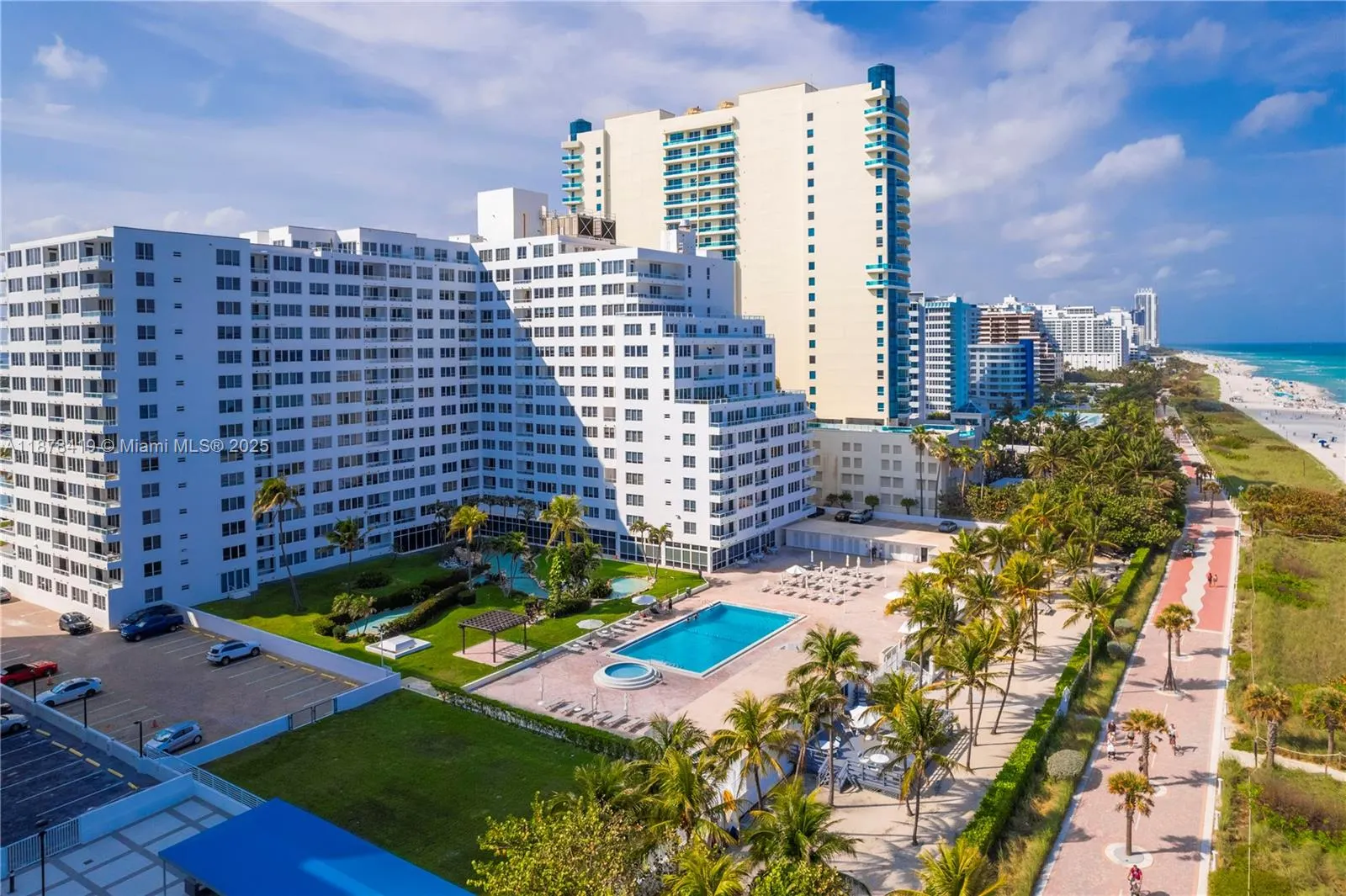 5005 Collins Ave, #1105