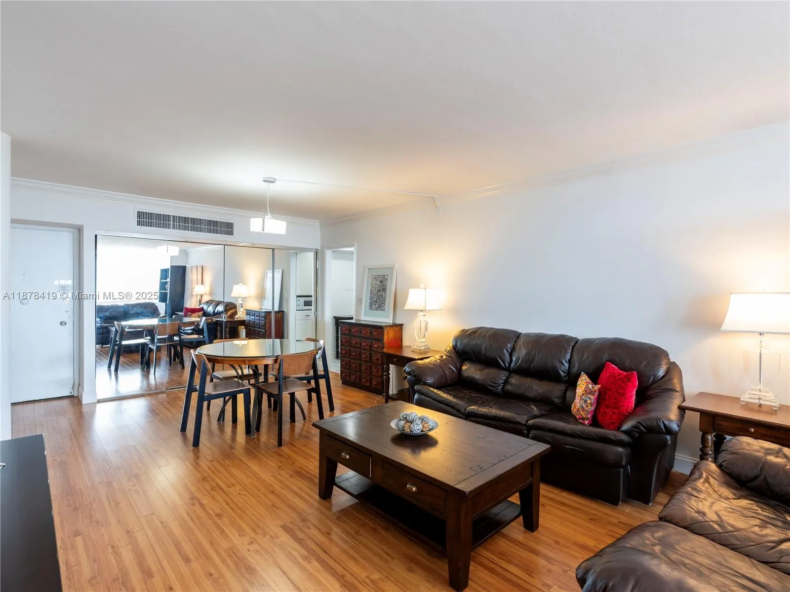 5005 Collins Ave, #1105