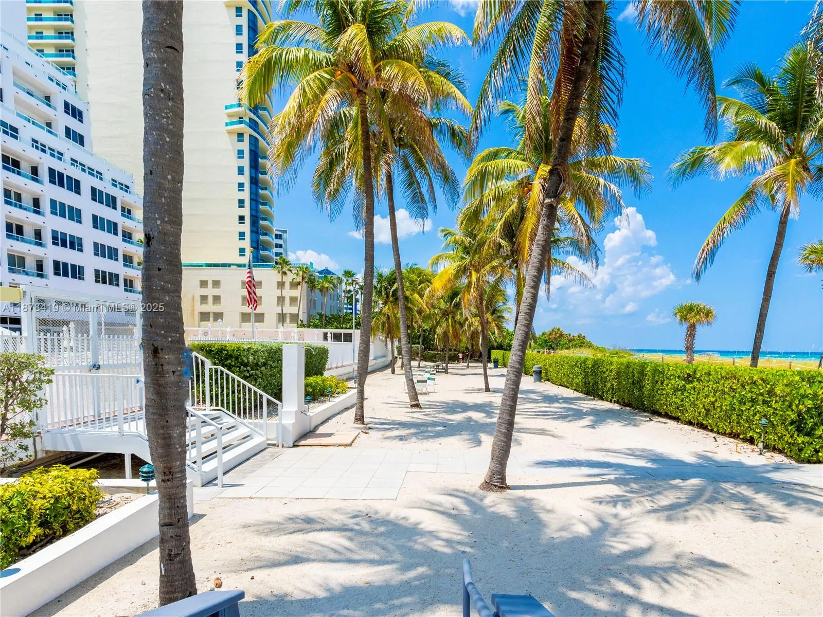 5005 Collins Ave, #1105