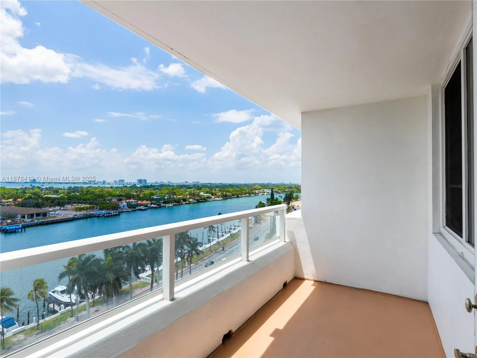 5005 Collins Ave, #1105
