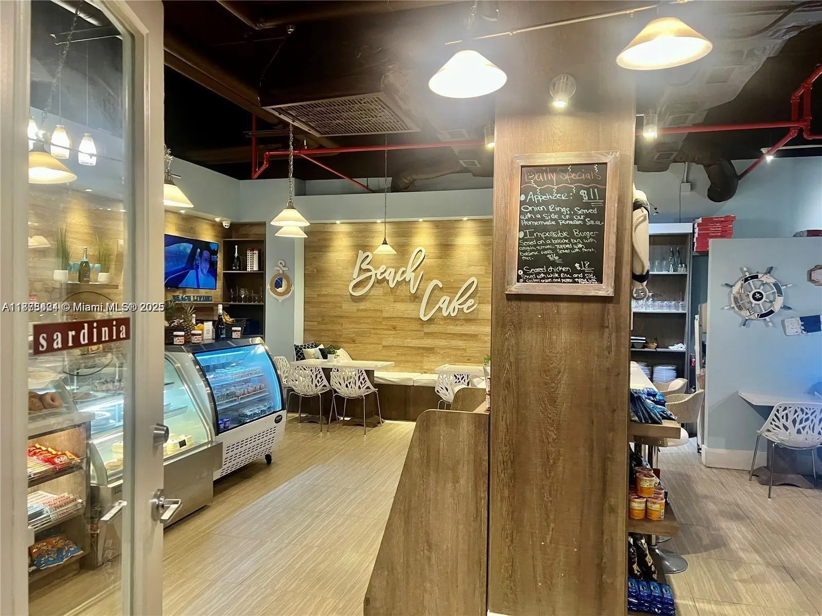 10275 Collins Ave, #323