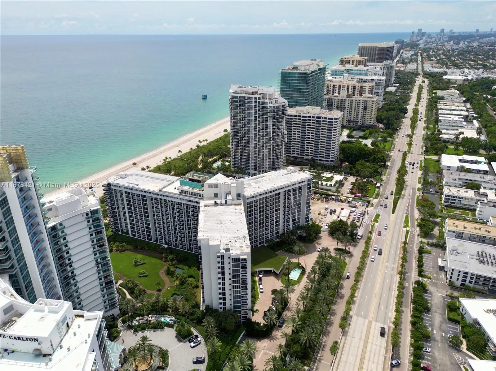 10275 Collins Ave, #323