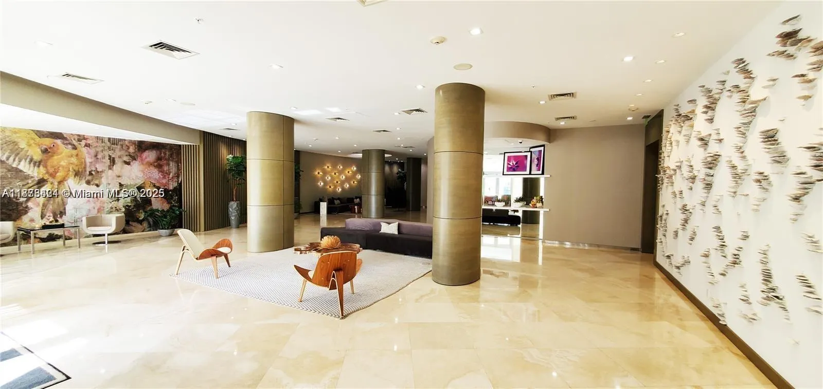 10275 Collins Ave, #323