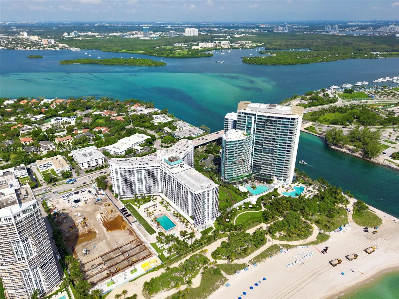 10275 Collins Ave, #323