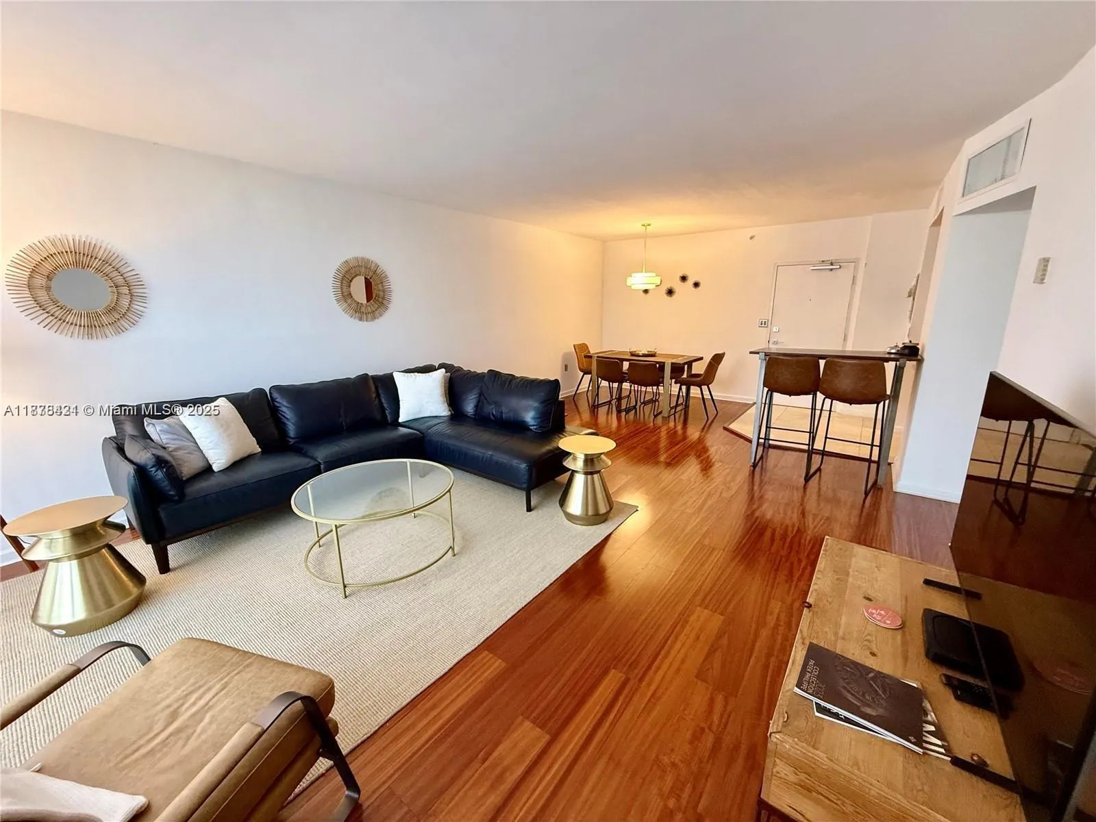 10275 Collins Ave, #323