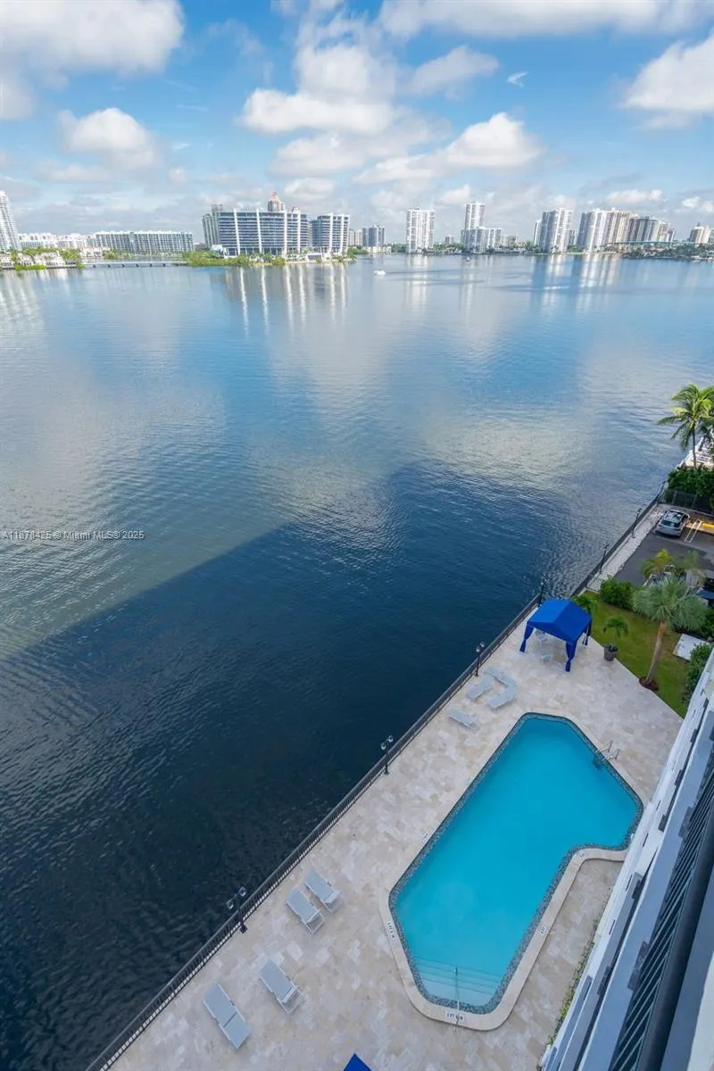 17720 N Bay Rd, #903