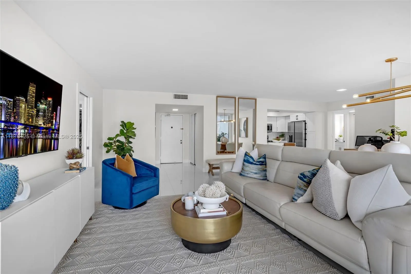 17720 N Bay Rd, #903