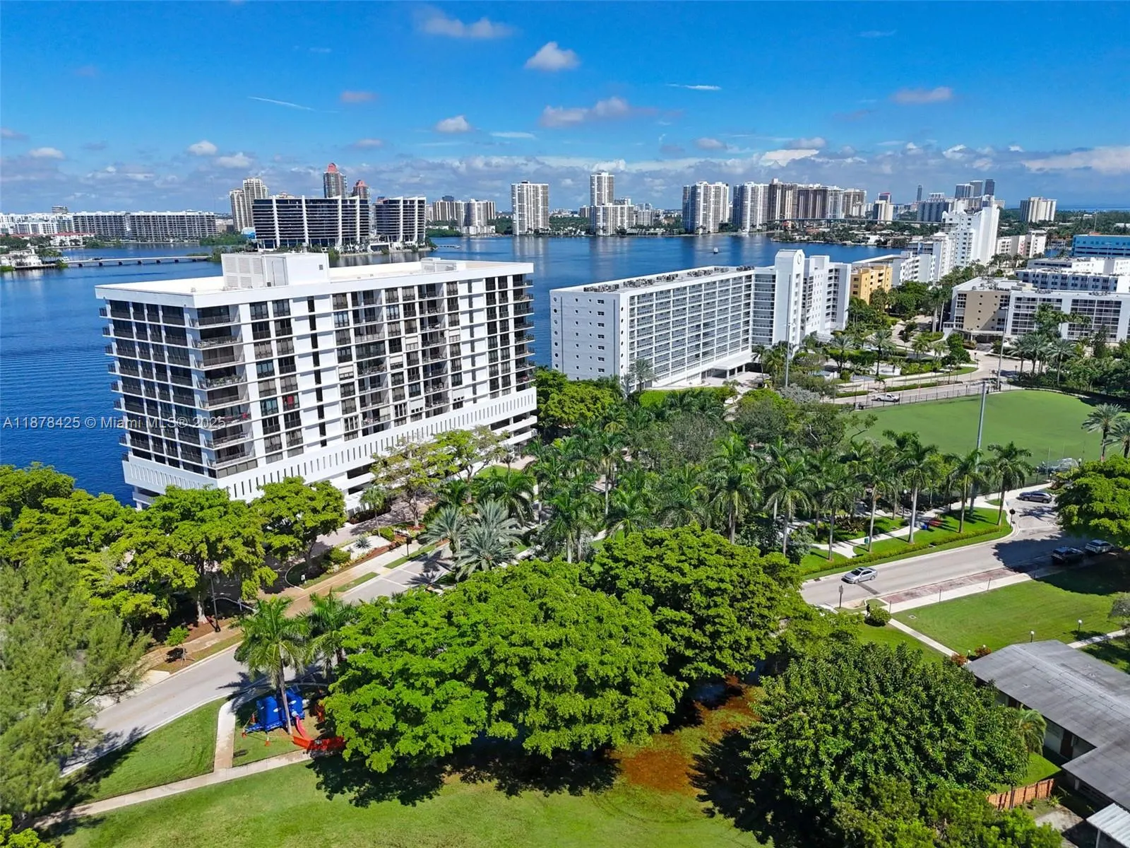 17720 N Bay Rd, #903