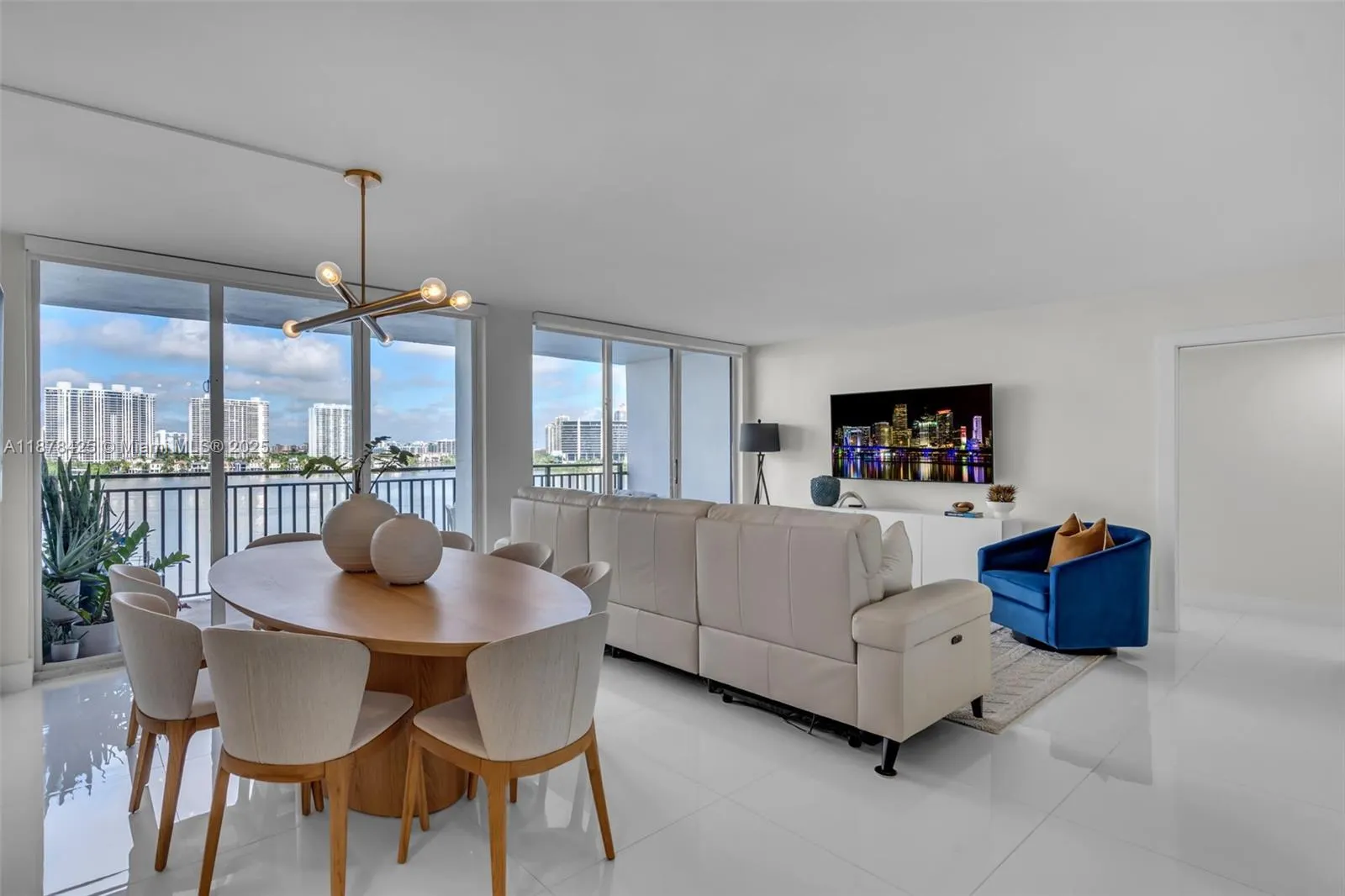 17720 N Bay Rd, #903
