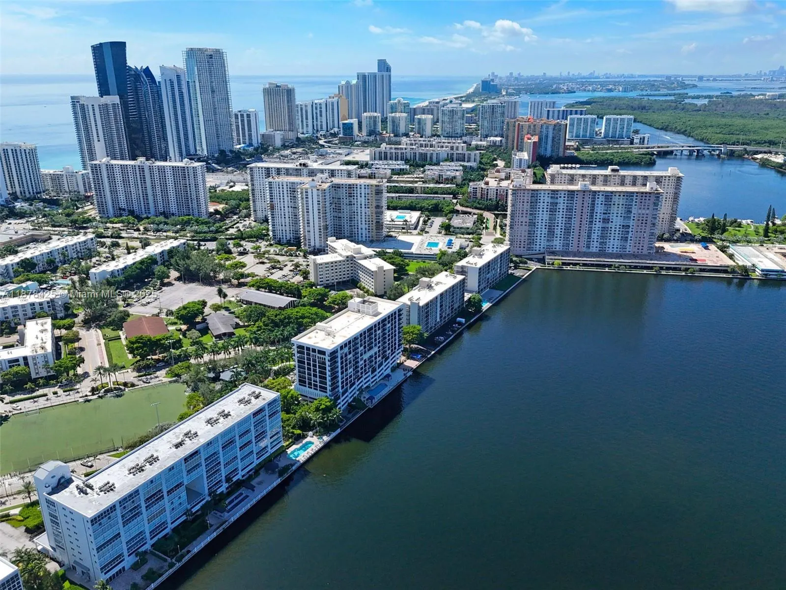 17720 N Bay Rd, #903