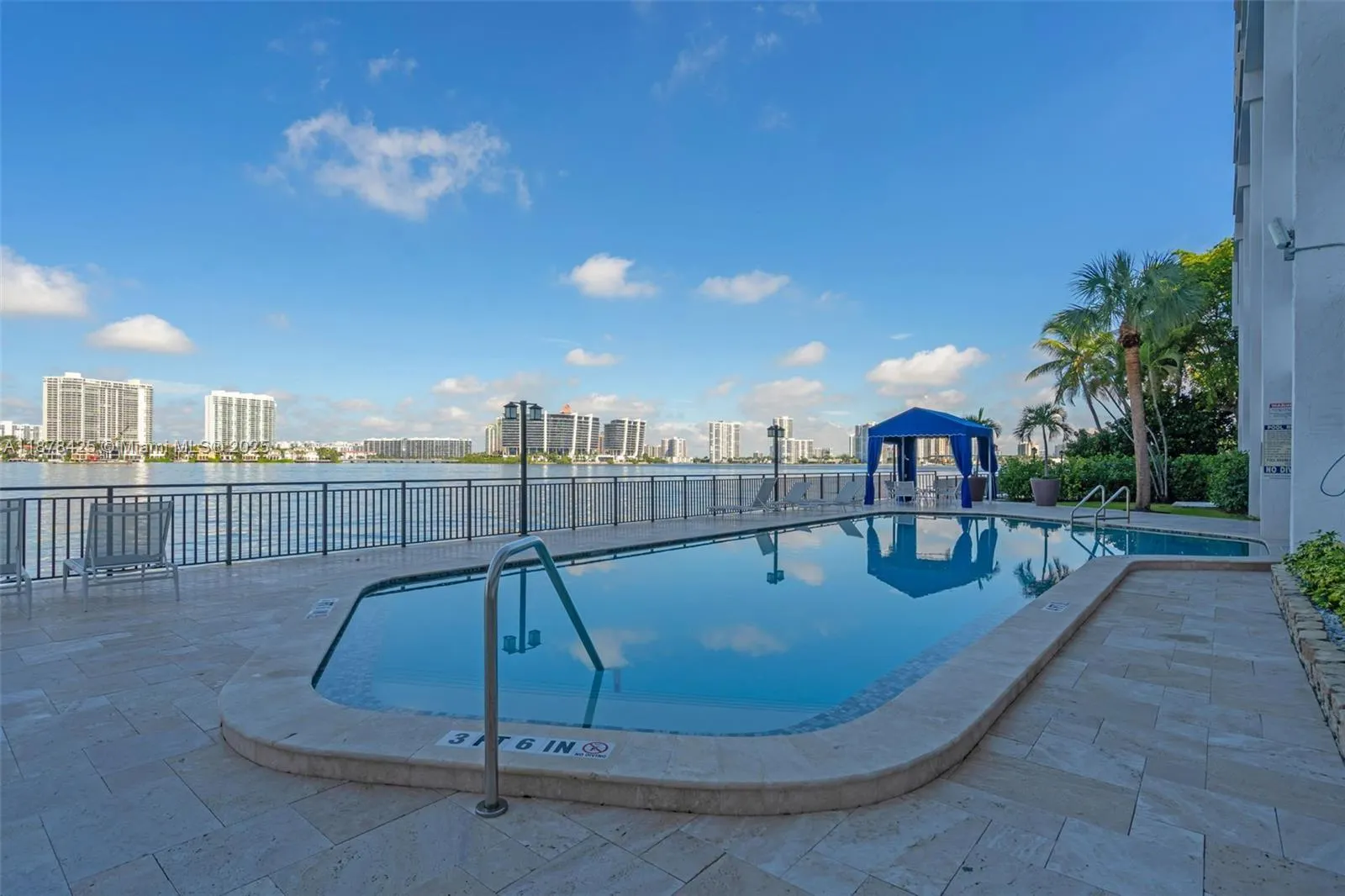 17720 N Bay Rd, #903