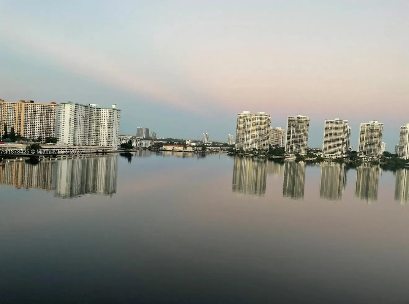 17720 N Bay Rd, #903