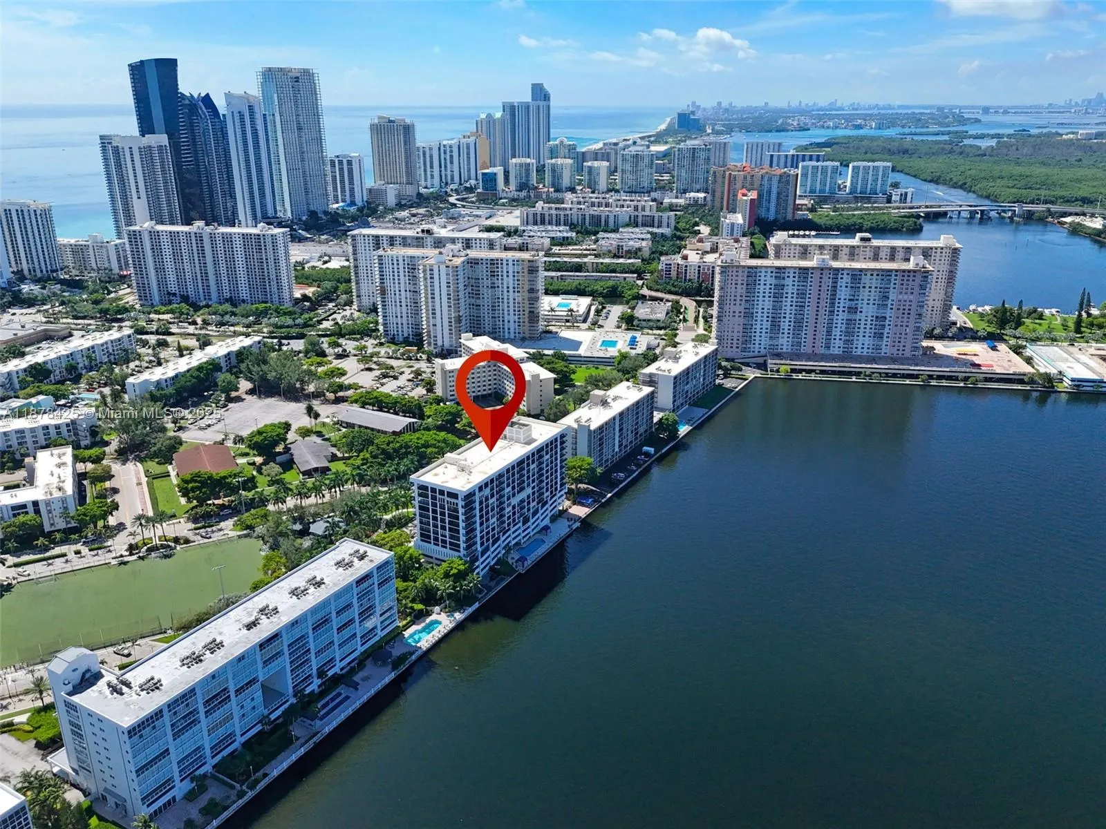 17720 N Bay Rd, #903
