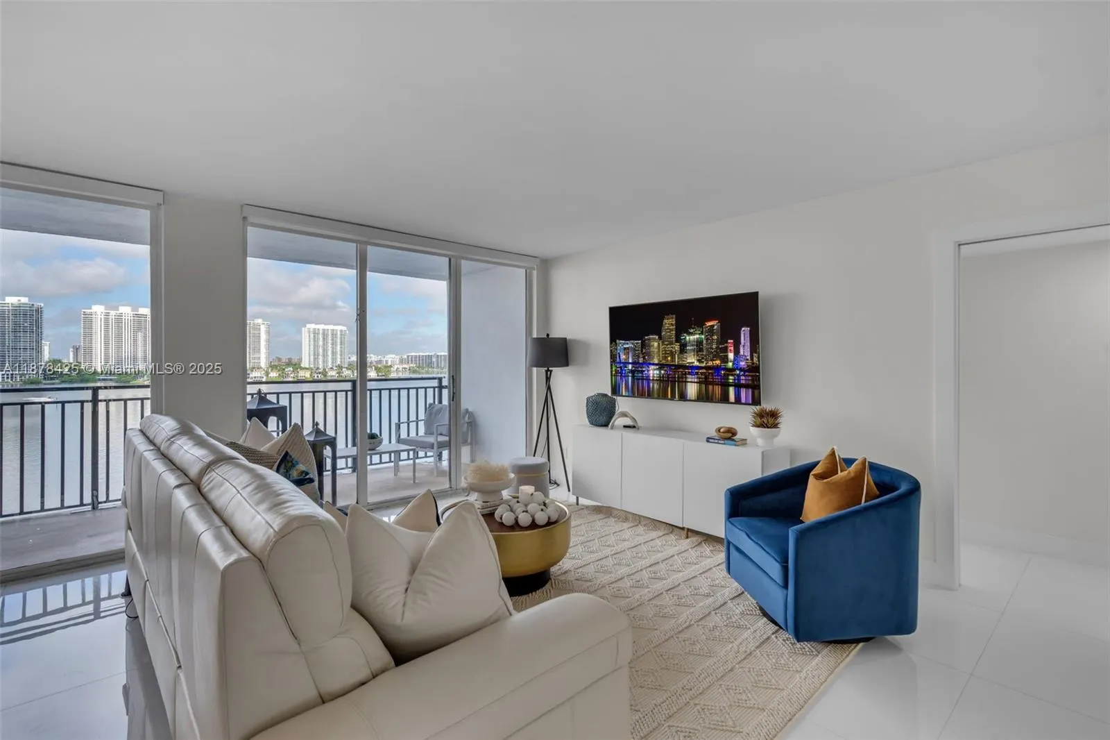 17720 N Bay Rd, #903