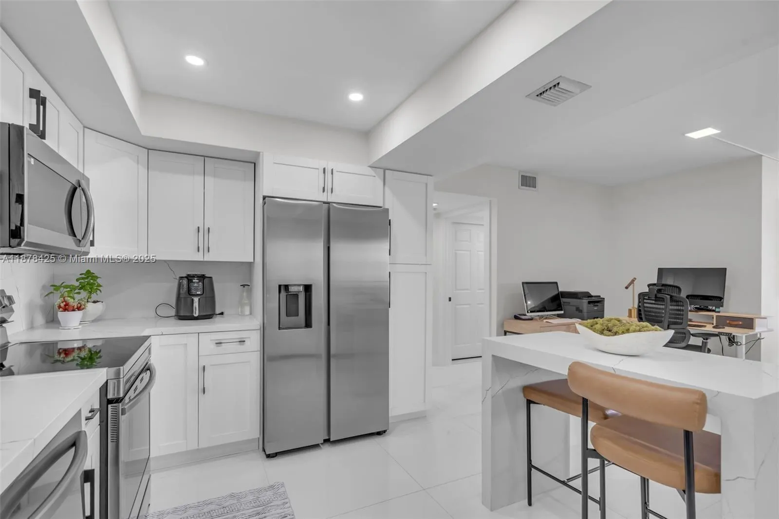 17720 N Bay Rd, #903