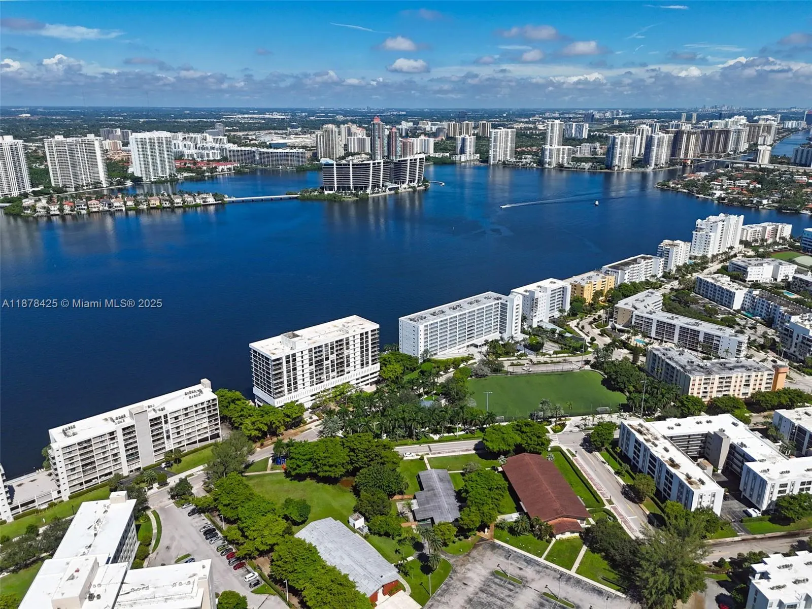 17720 N Bay Rd, #903