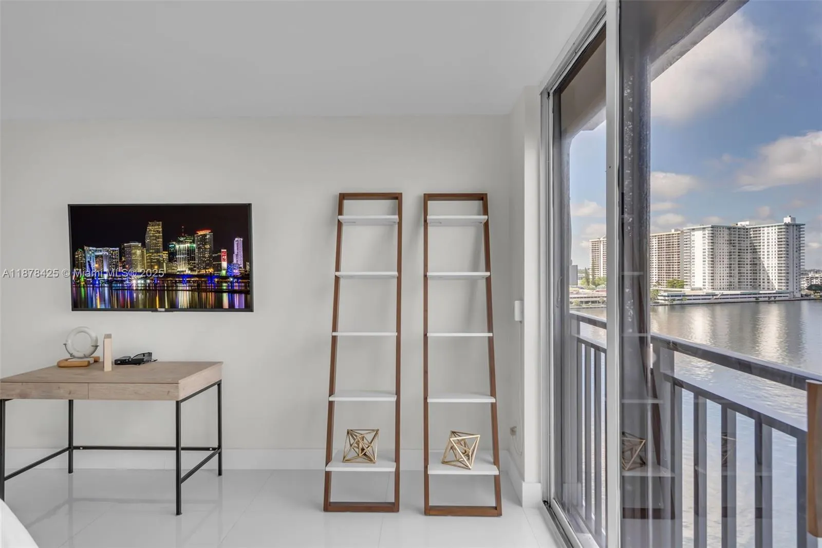 17720 N Bay Rd, #903