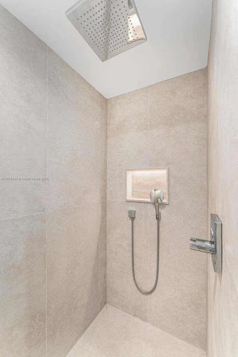 226 Ocean Dr, #7F/7G
