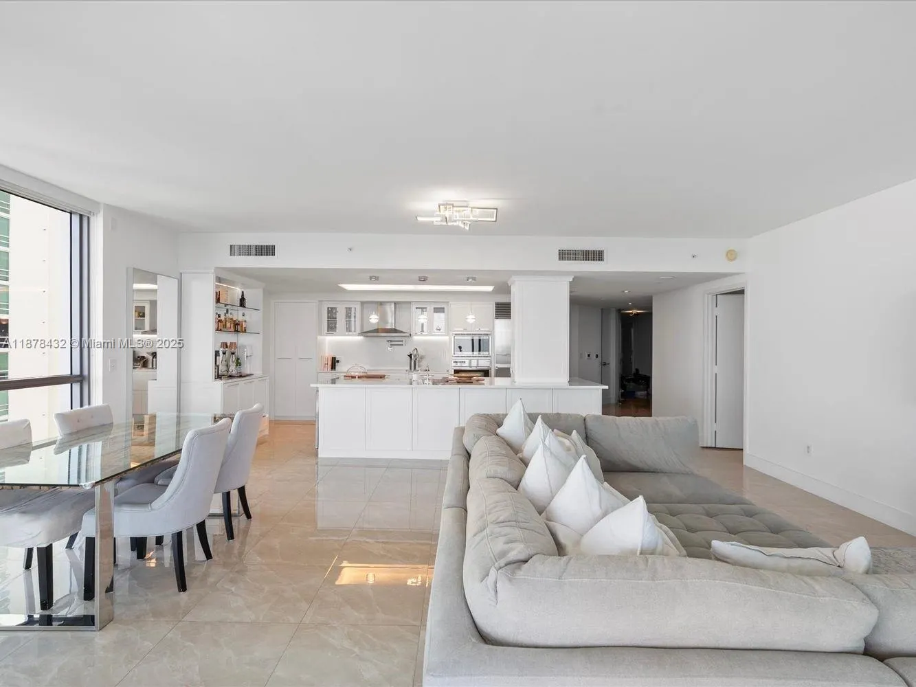 1331 Brickell Bay Dr, #1811
