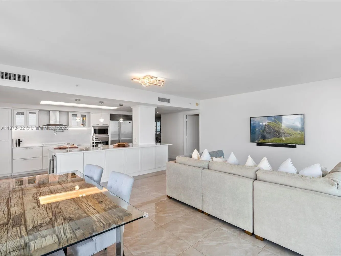 1331 Brickell Bay Dr, #1811