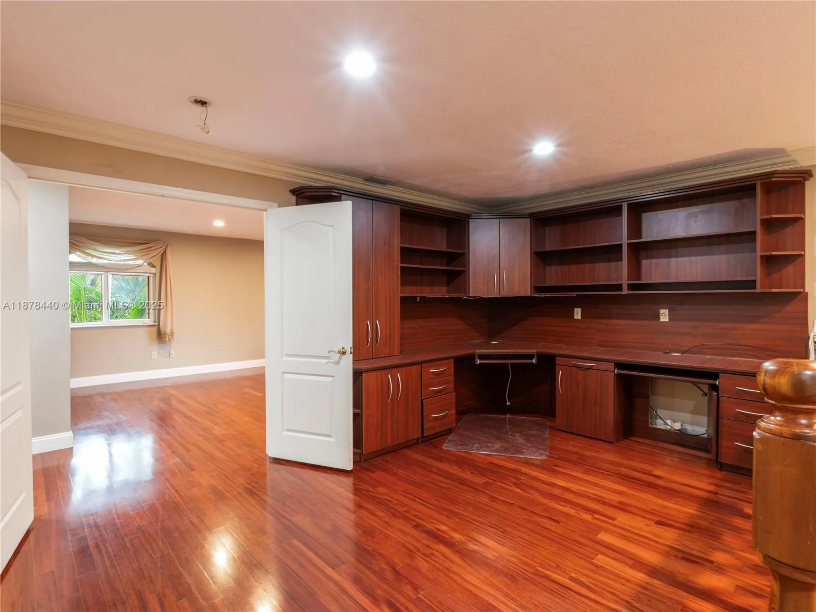 8311 NW 166th Ter